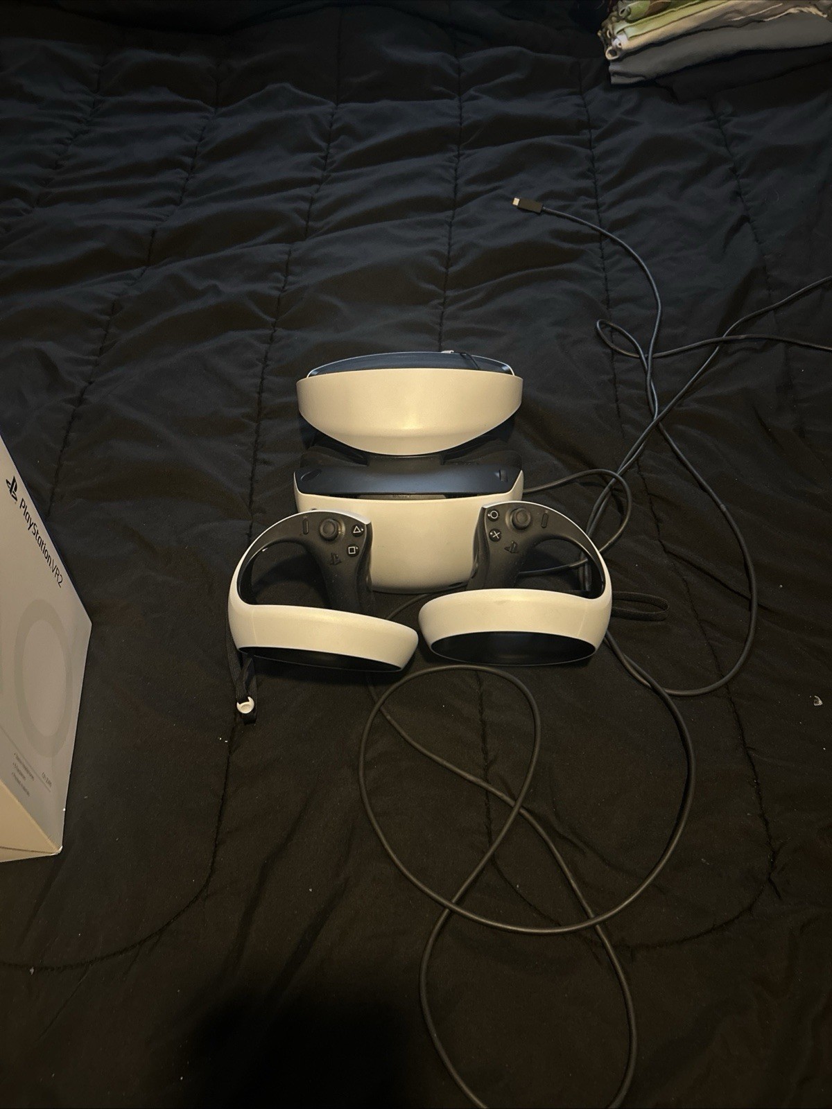 PSVR 2 (still working, barely used. I just need money for It)