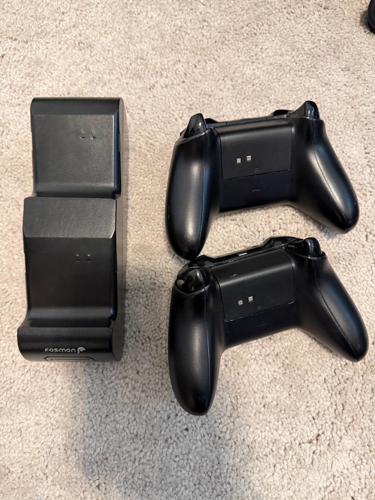 Microsoft Xbox One 500GB Console w/ 2 Games, 2 Controllers, Kinect, Cords, Lot