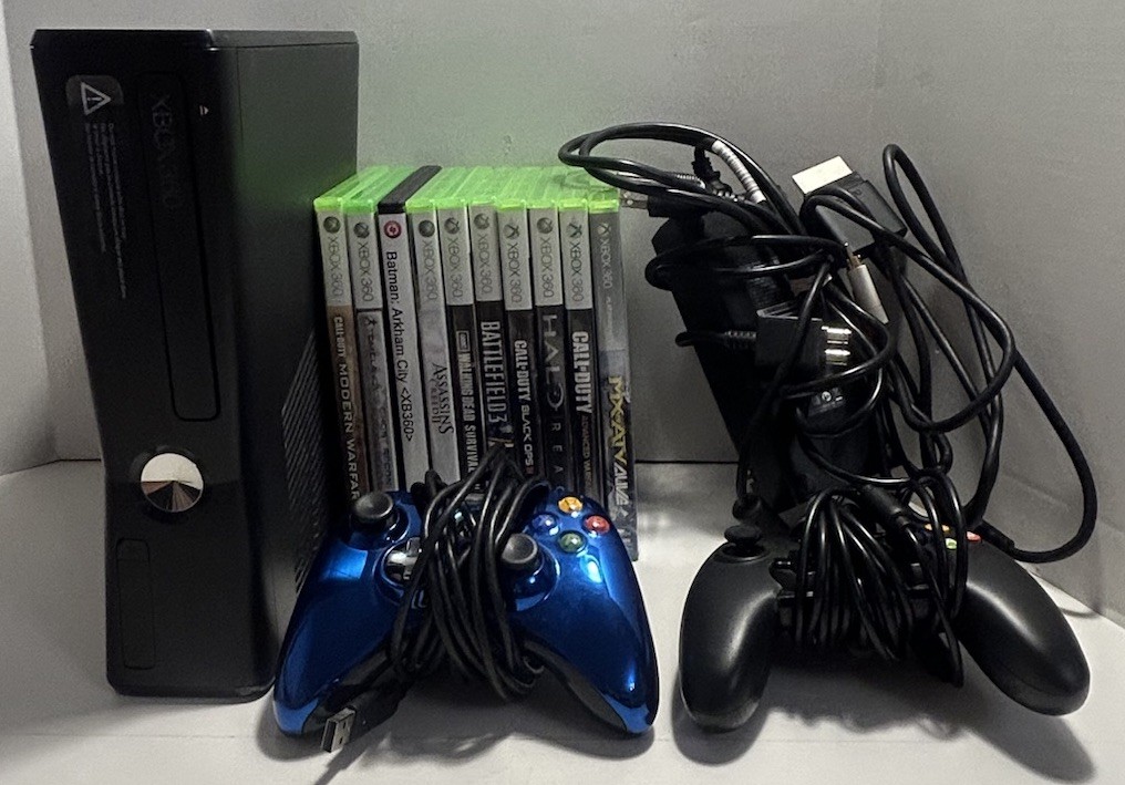 Microsoft Xbox 360 Slim 1439 Bundle Console 2 Controllers & 10 Games TESTED!