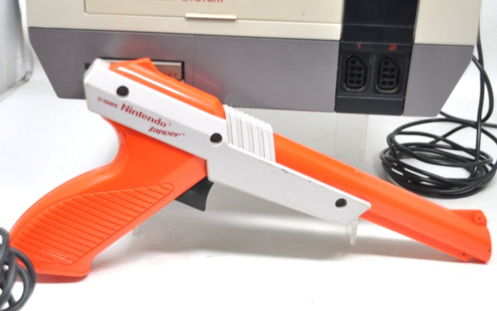 Nintendo NES-001 Console & Accessories Zapper Gun Controller RF Switch Power Cor