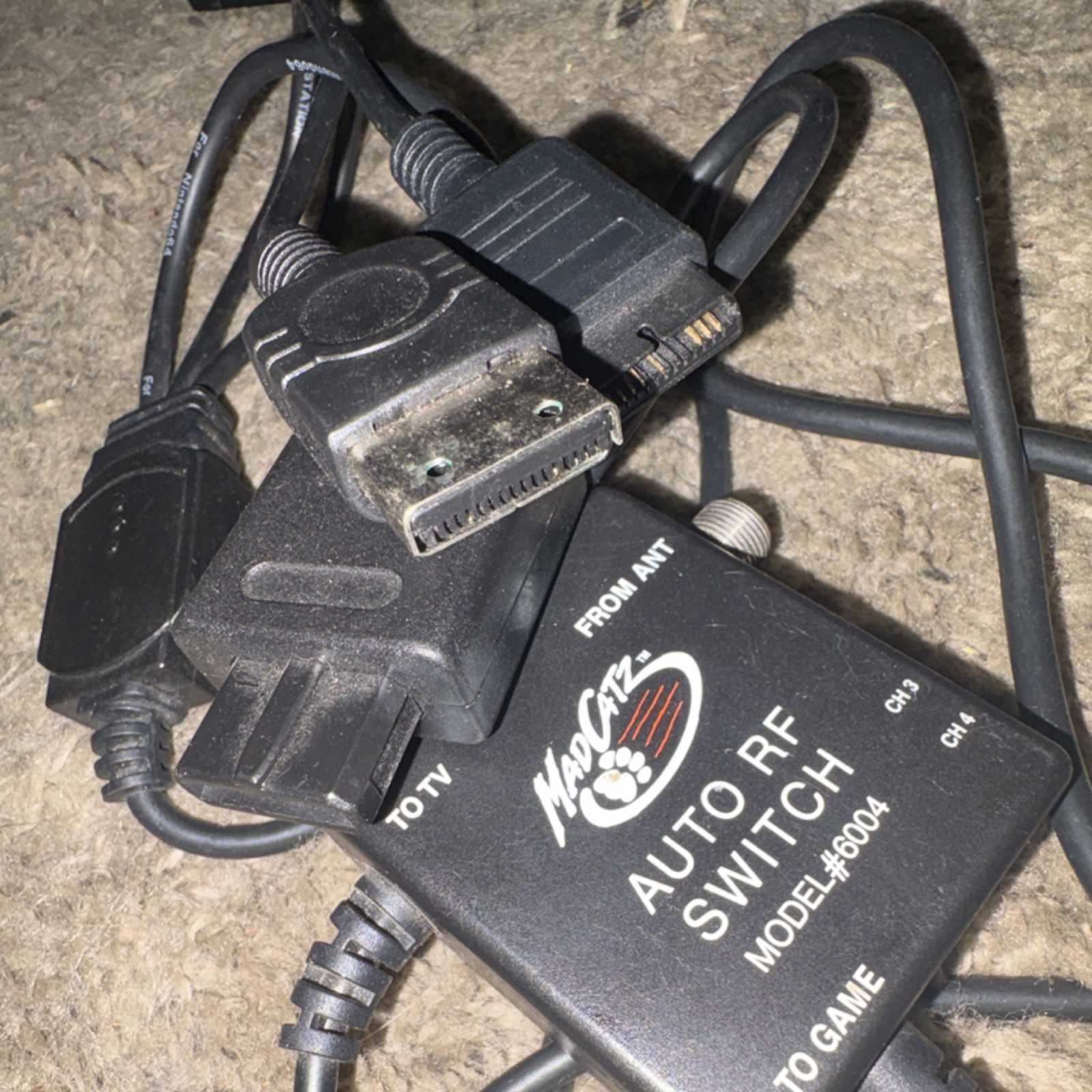 Sony PlayStation 2 Slim Console SCPH-77001 Black NTSC MadCatz RF Switch Cables