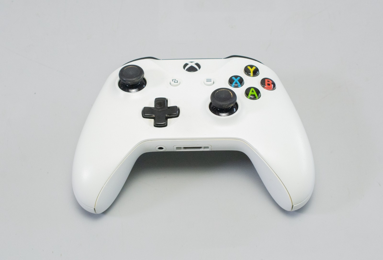 (MA5) Microsoft Xbox One 500GB Console Kinect Controller Bundle
