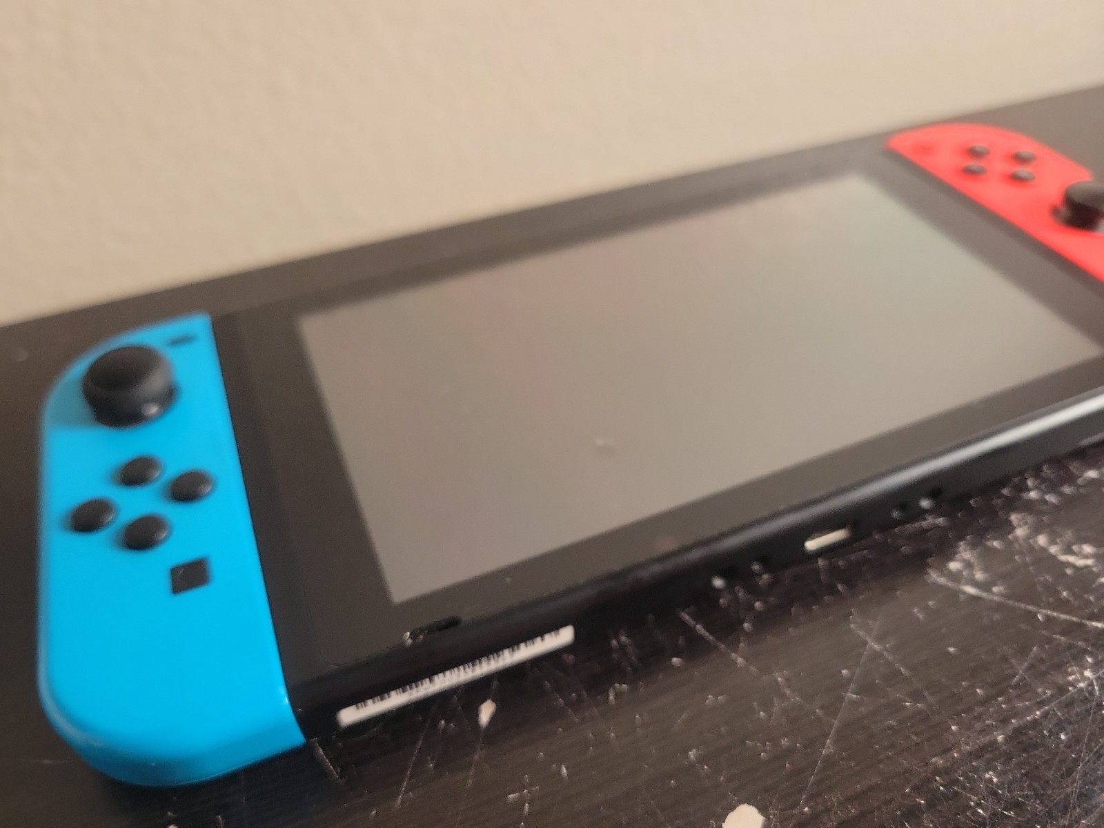 Nintendo Switch Console 32GB Handheld 720p w/ Neon Red/Blue Joy-Con HAC-001