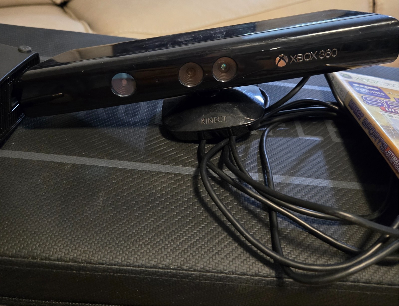 Xbox 360 S Slim 4GB Console Bundle w/ Kinect and New Controller & Power, Trinity
