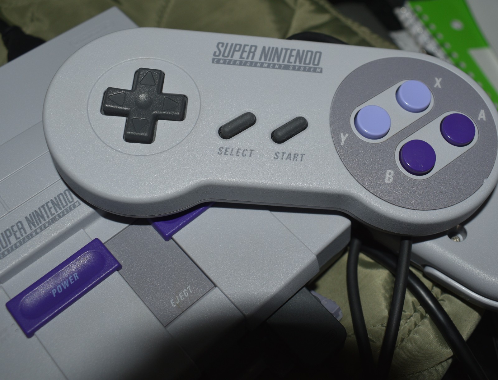 Super Nintendo SNES Console Control Deck CLV-201 with 2 Controllers and Cords