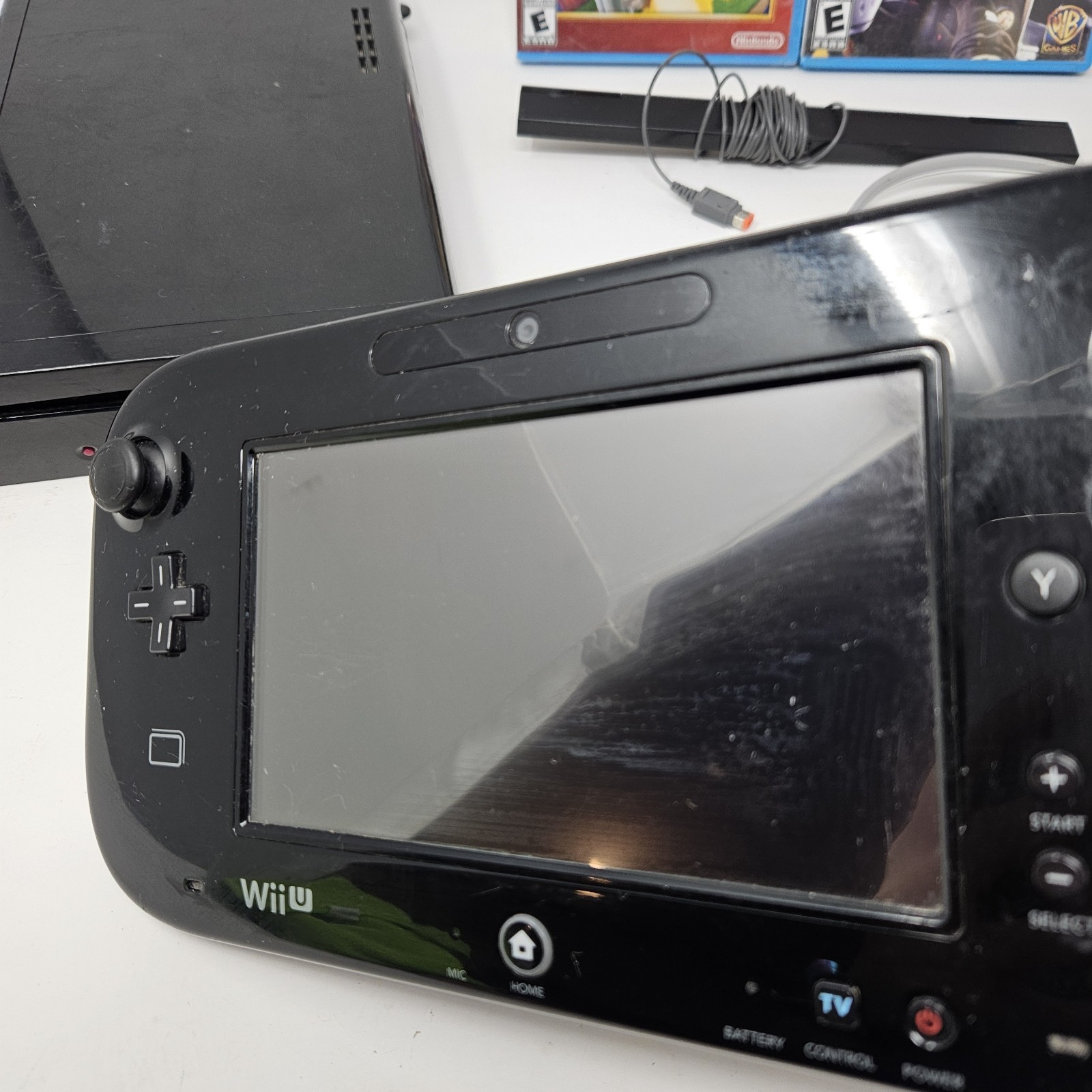 Wii U – Nintendo Wii U 32GB Console BUNDLE Gamepad W /Cords & 2 Games