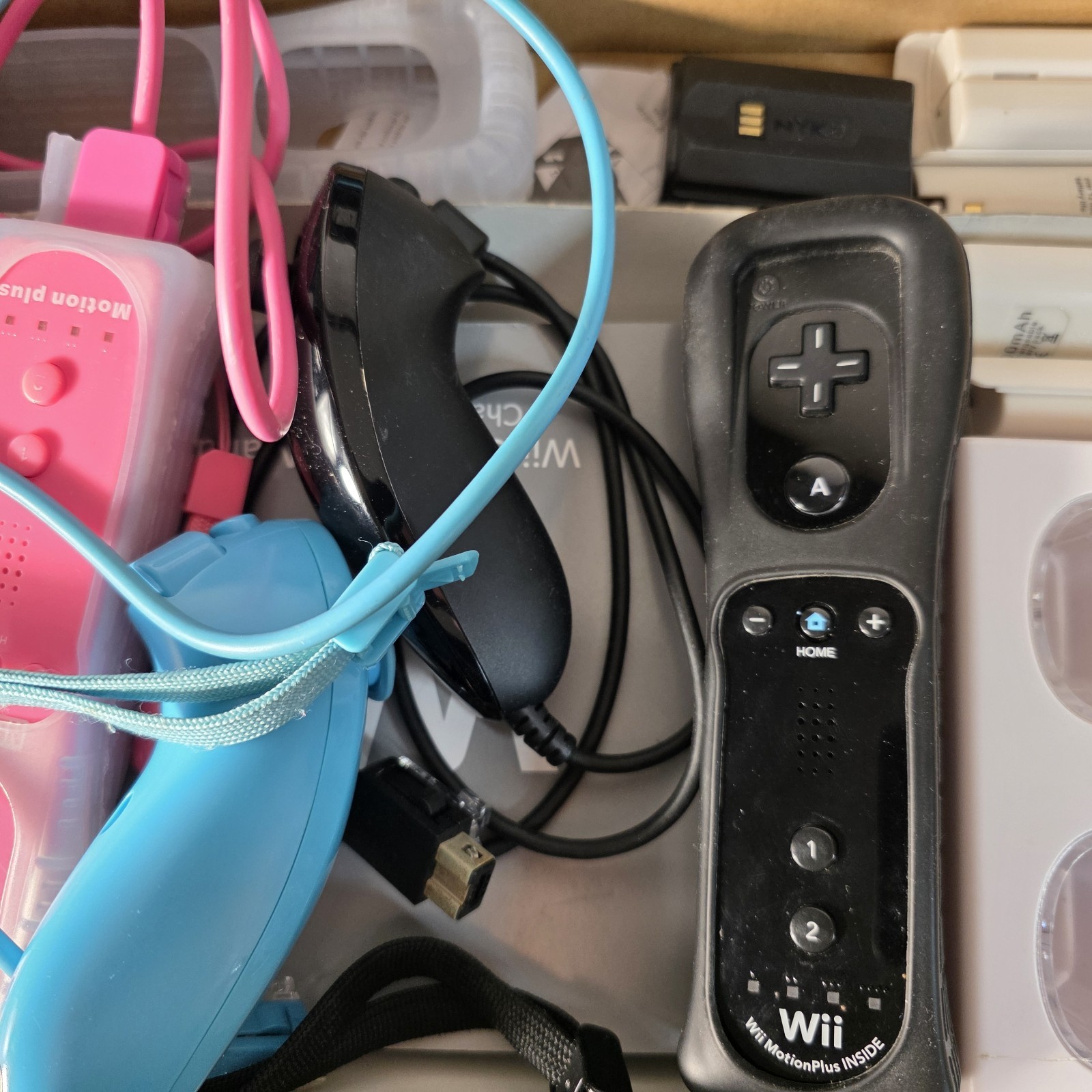 Nintendo Wii Console Bundle 3 Nunchuck, 3 Controller, RVL-101 – Black with Box