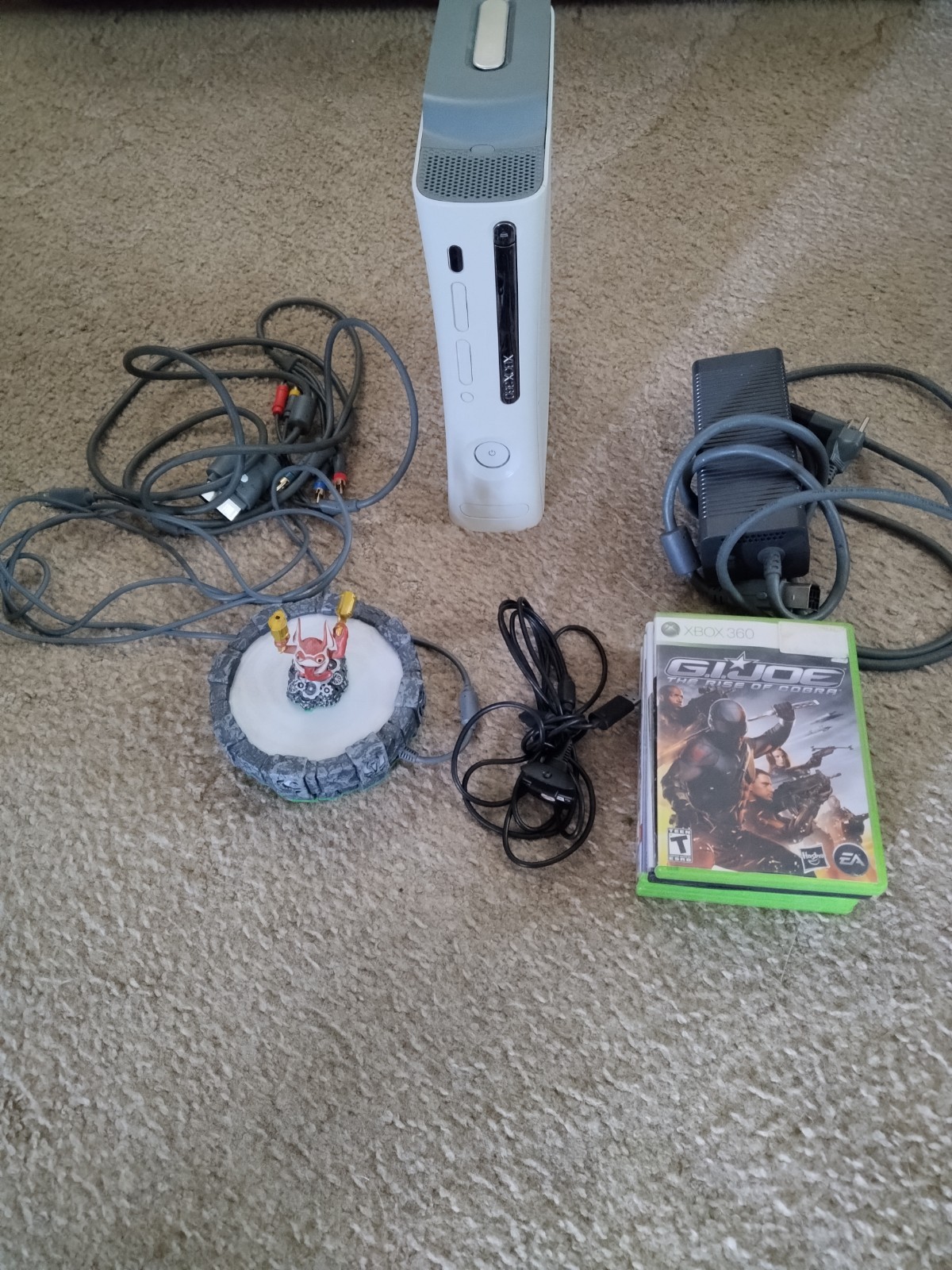 Microsoft Xbox 360 White 60GB HDD Console,Portal Of Power,Play/Charge Kit,Games