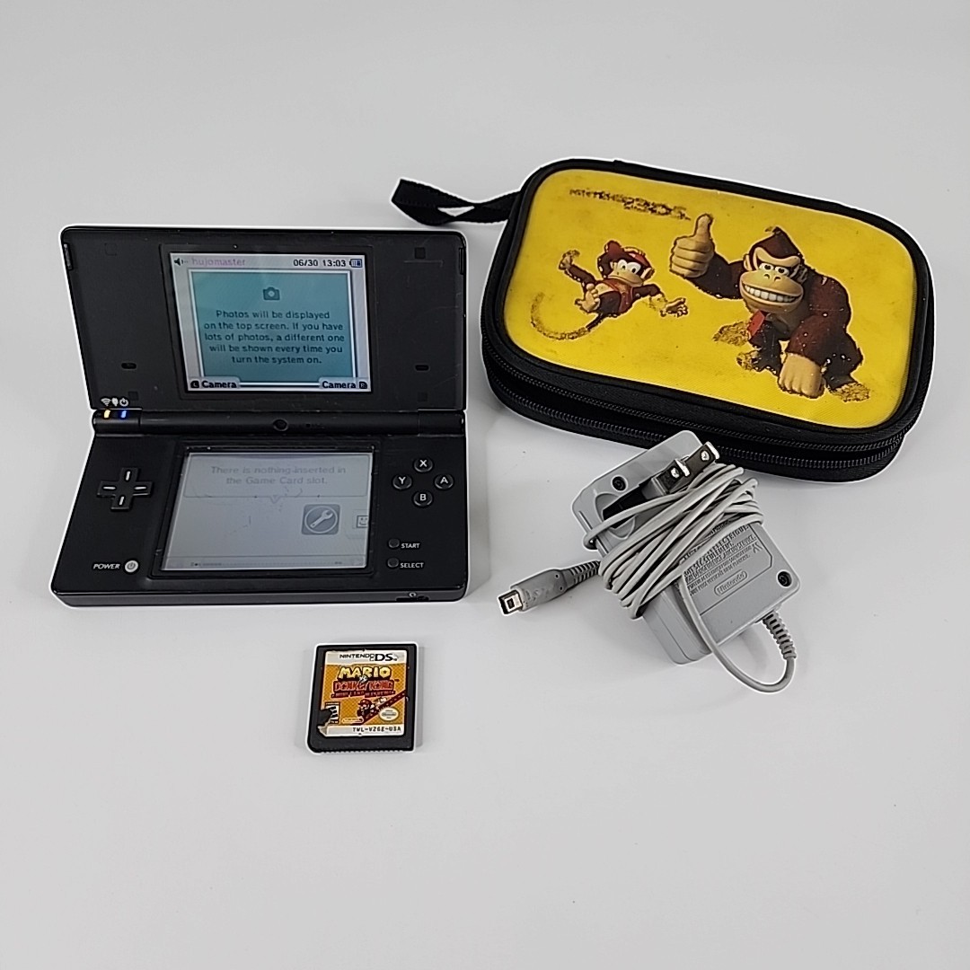 Nintendo DSi Handheld Game Console TWL-001 Black Bundle *Please Read*