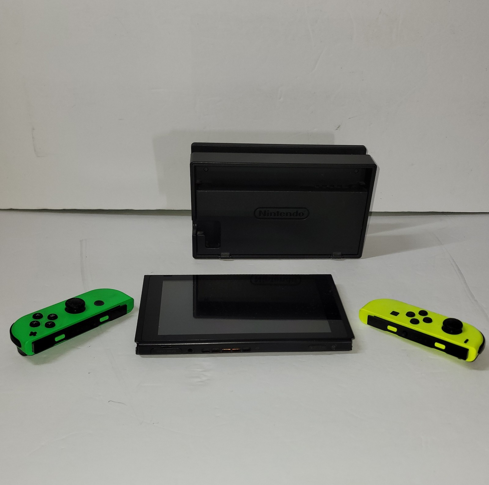 Nintendo Switch Launch Model Bundle w/ Wii U Pro Controller & 8bit-do Adapter