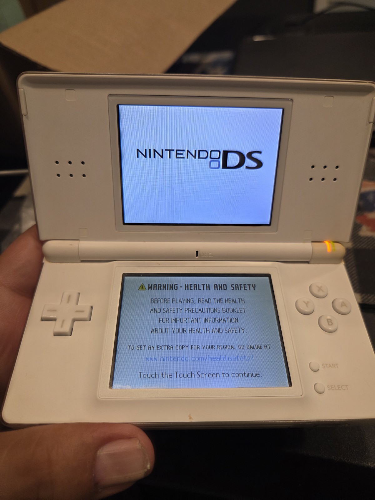 Nintendo DS Lite USG-001 JPN White Handheld Console Stylus & Cable EUC