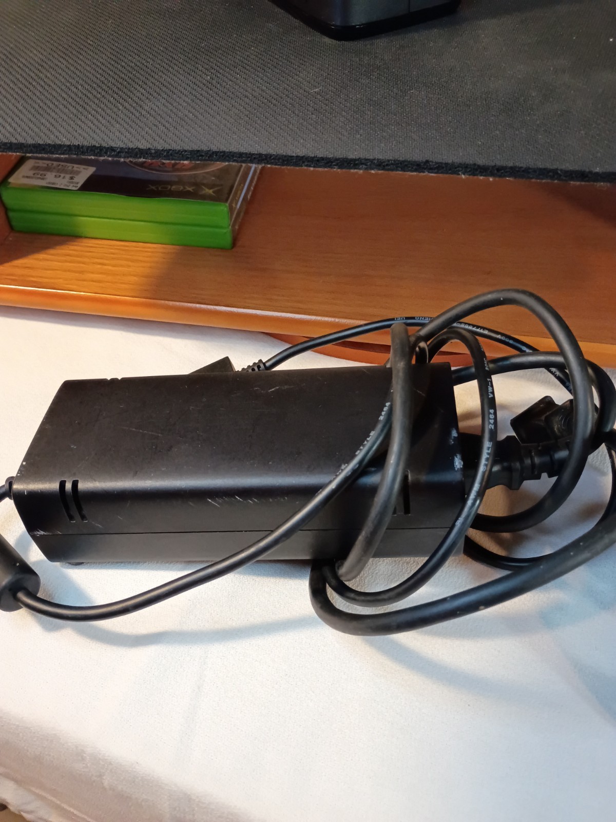 Xbox 360 Slim Console Kinect Bundle w/ 8 Games & Cords 250gb – Tested Working
