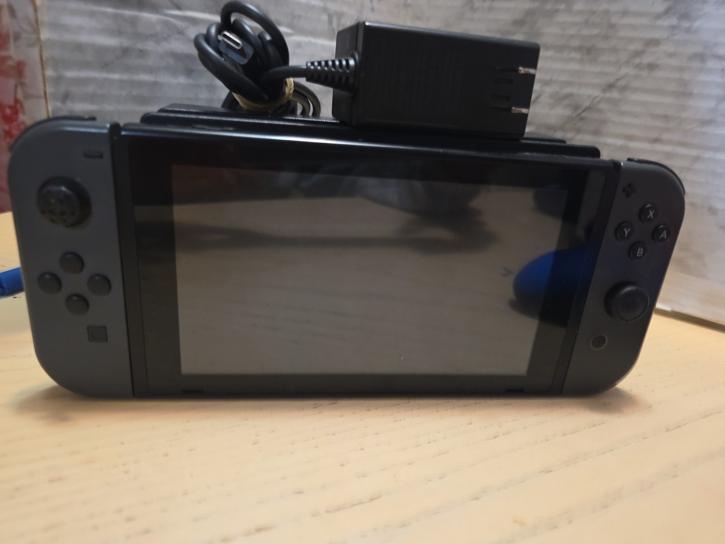 NINTENDO SWITCH HANDHELD – HAC-001, One Wireless Controller, One Wired Controlle