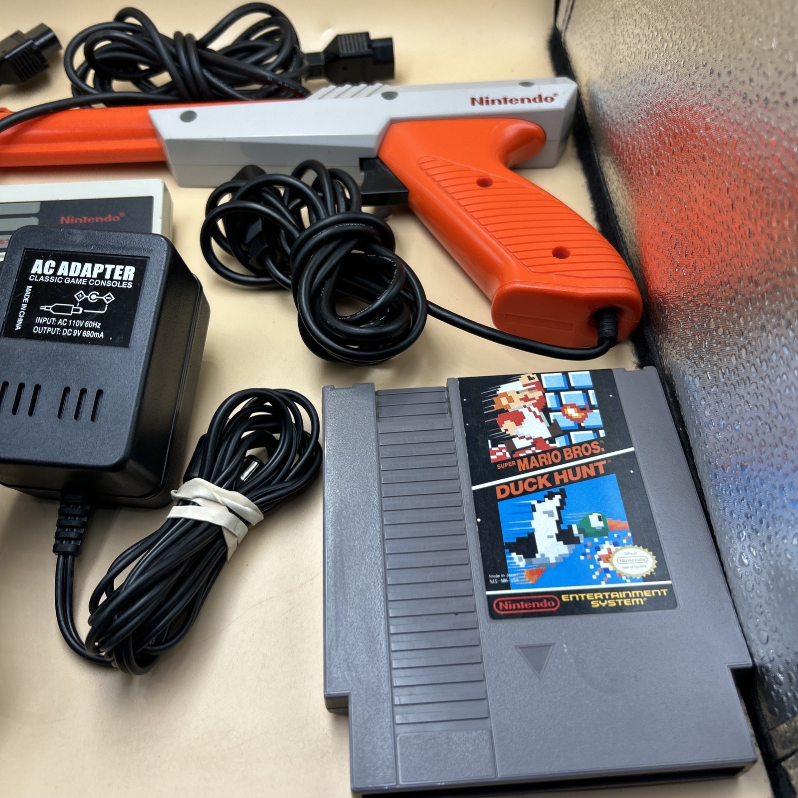 Nintendo Entertainment System NES Action Set CIB Box With Zapper And Game