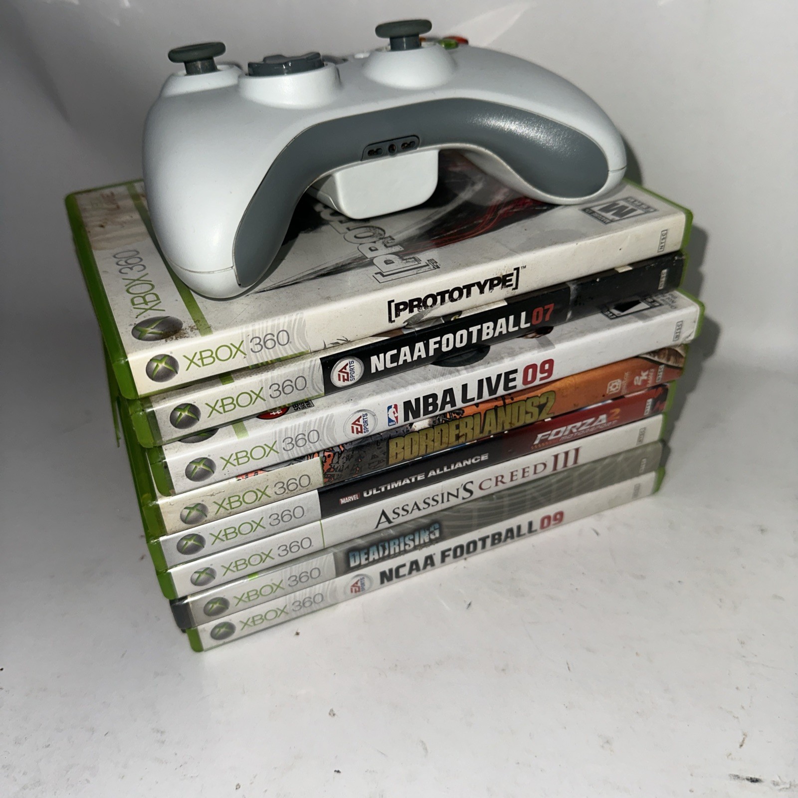Microsoft Xbox 360 White System Bundle 2 Controllers 16 Games! 🙈 😮