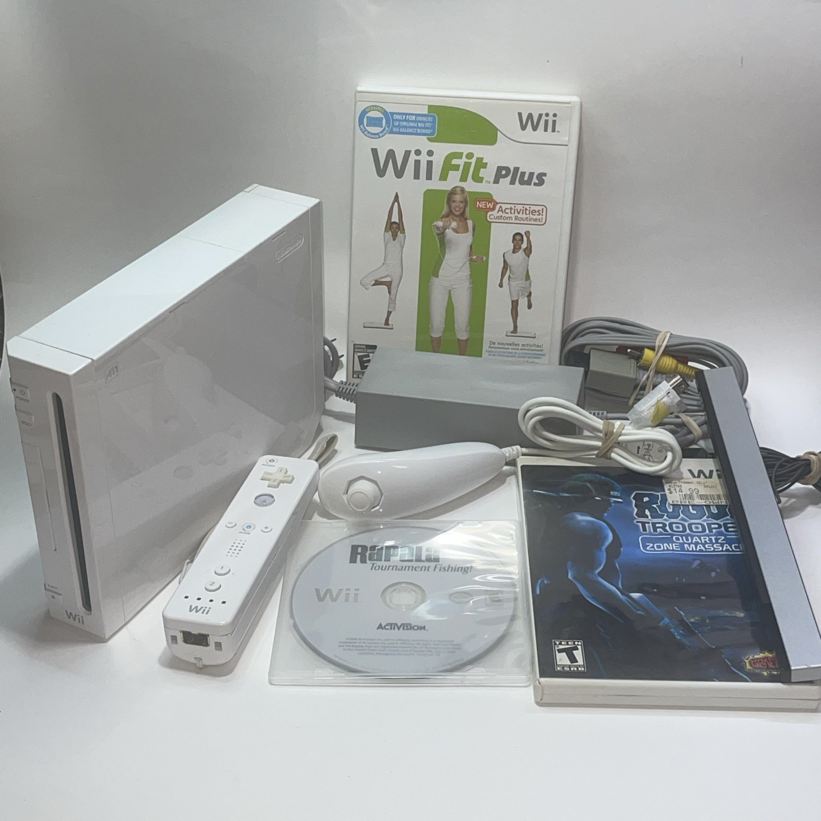 Nintendo Wii Console Gamecube Compatible W/ Controller & 3 Games Tested