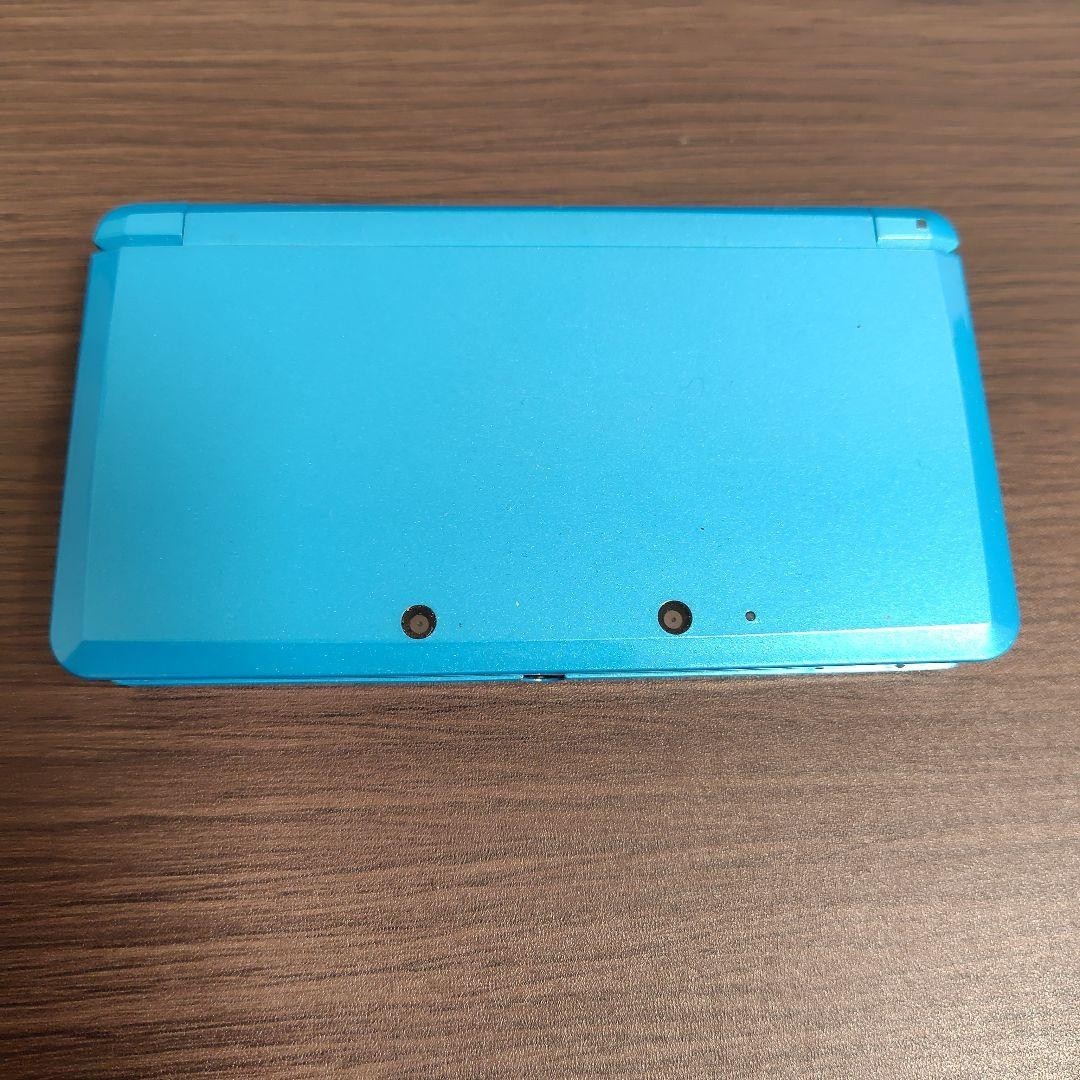Nintendo 3DS console, light blue body