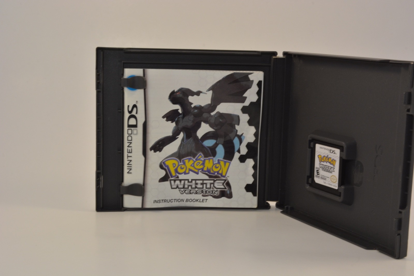 Nintendo DSi Light Blue Console & Pokemon White Version CIB Authentic Clean