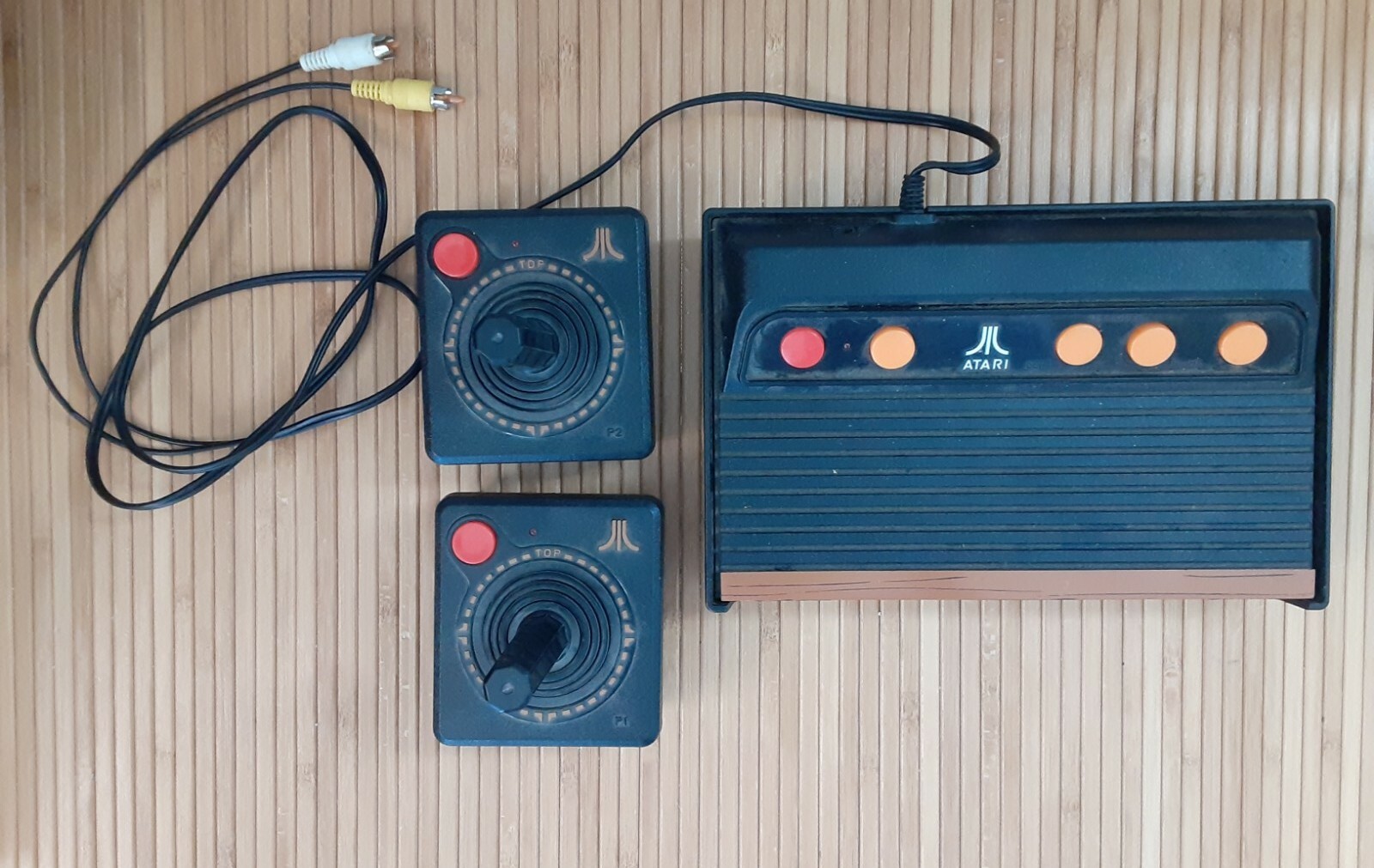 Atari Flashback 4 classic game console w/2 Joysticks untested Hantat Tech 2012