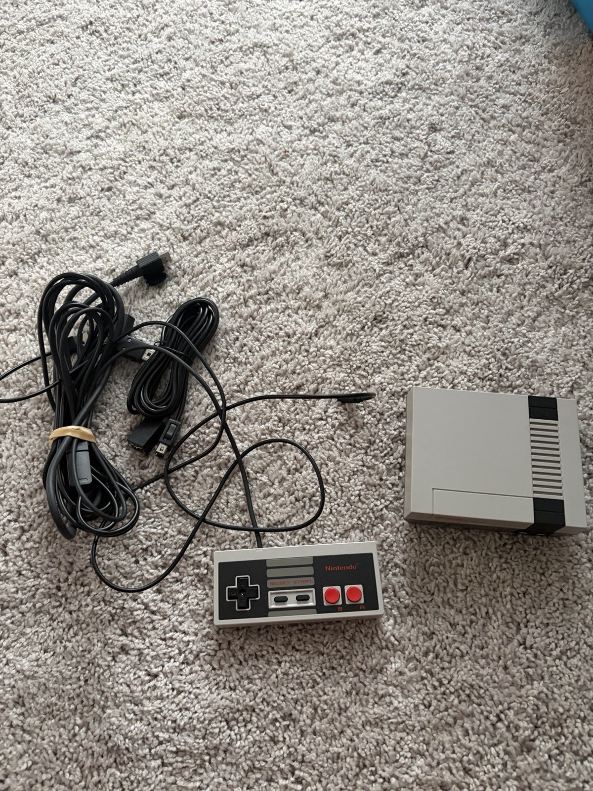 Nintendo Nes Classic Edition Mini Console System with Cords And Controller