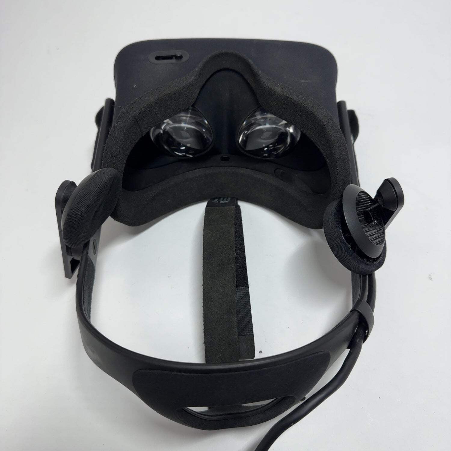 Broken Oculus Rift (CV1) Standalone All-in-One VR Headset HM-A