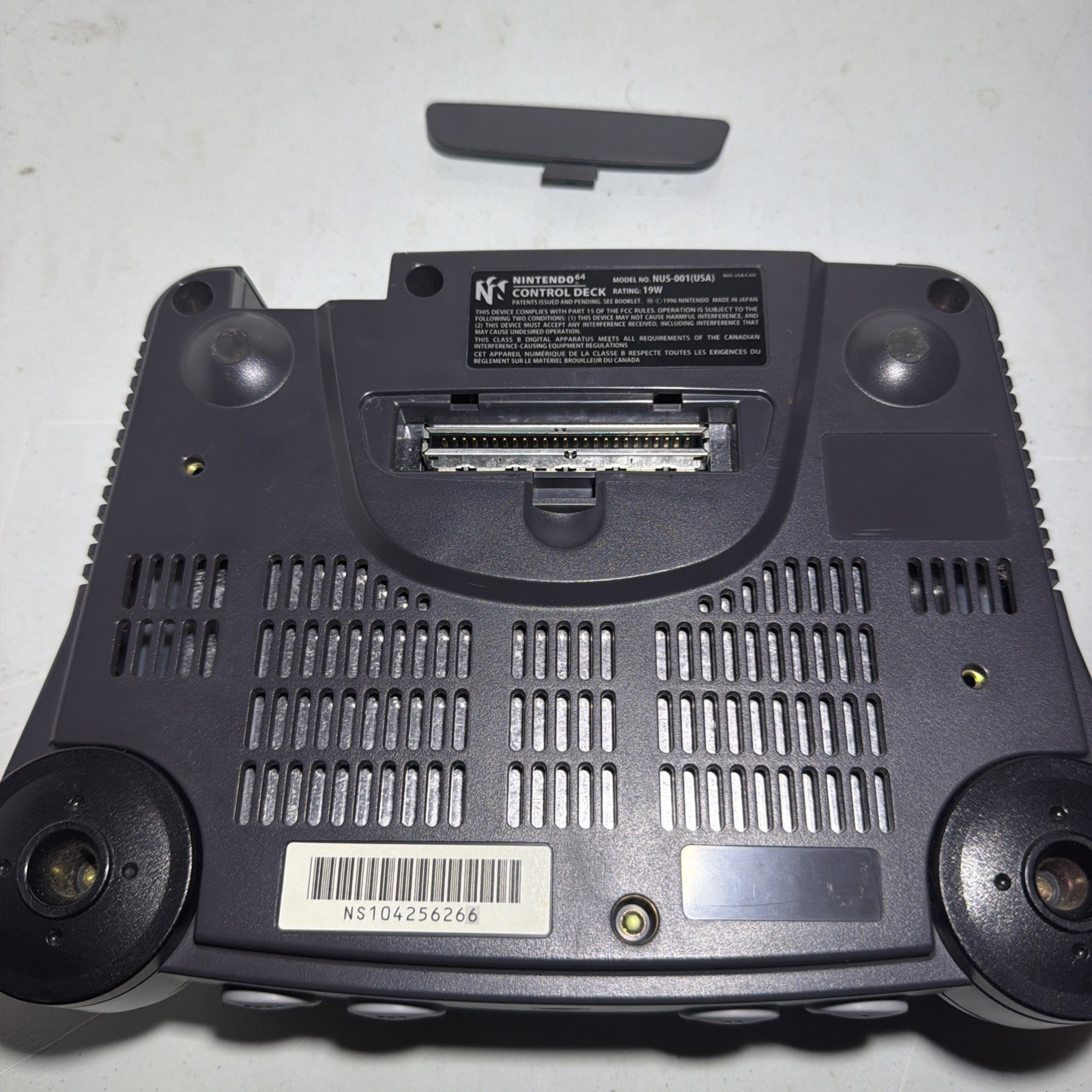 Nintendo 64 N64 Console Bundle w/ 2 Controllers, Power & AV Cables, 3 Games