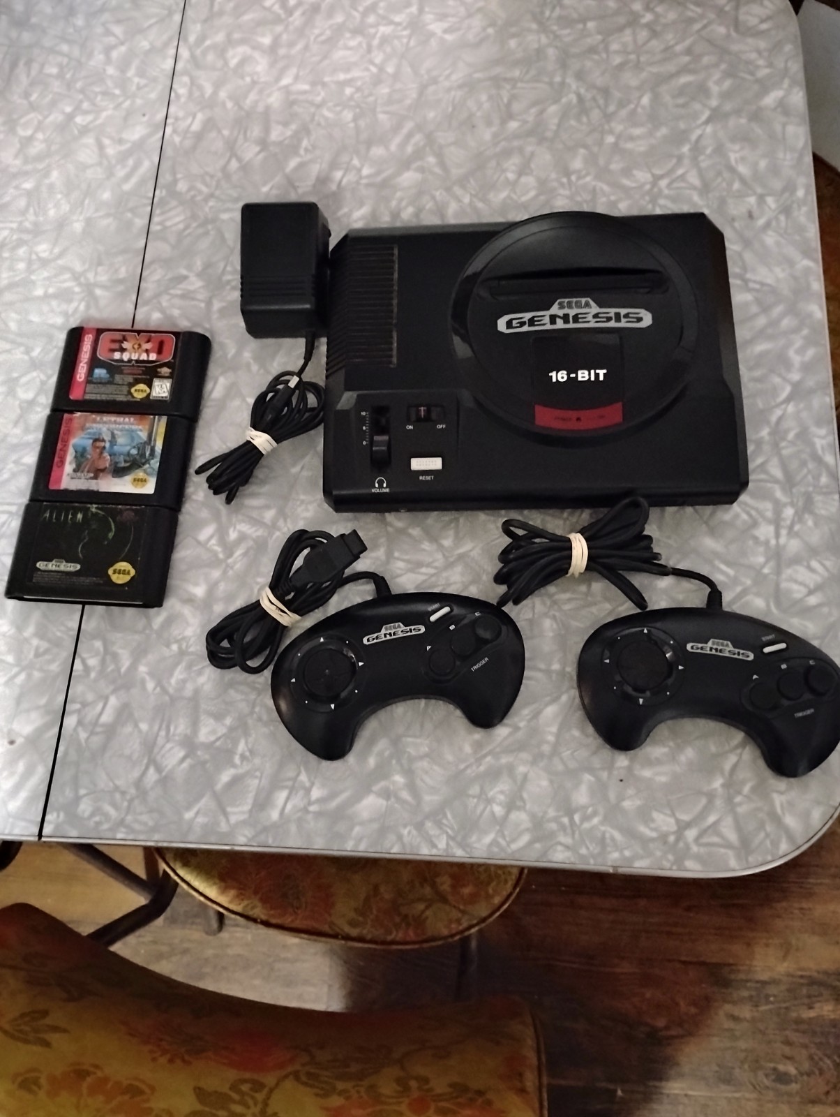 Sega Genesis 16-Bit Model 1601 Console With 3 games Tested Awesome See Video