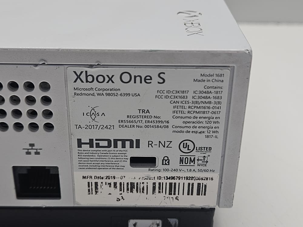 MICROSOFT XBOX ONE 500GB W/ACCS (P14026552)