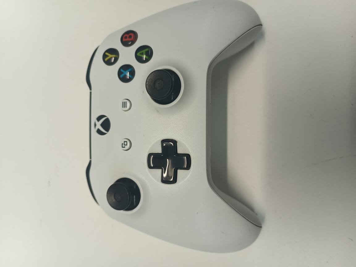 PRE OWNED MICROSOFT XBOX ONE S – CONSOLE – 500GB – 1681 (P23016999)