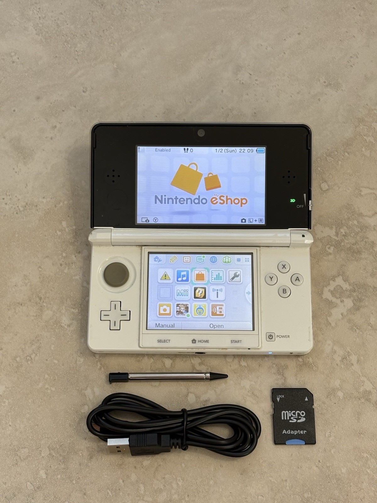 Nintendo 3DS Console White Edition With Charger US SELLER Near Mint