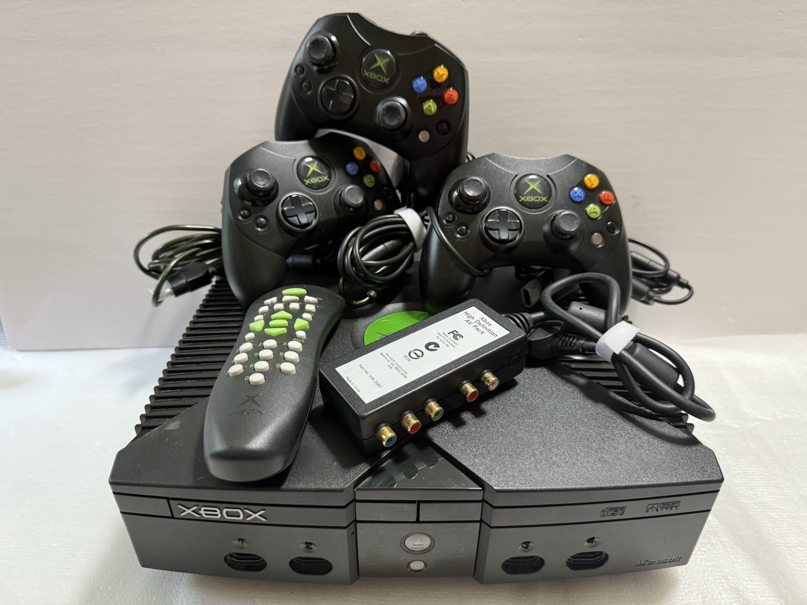 Original Microsoft Xbox Console Bundle w/ 3 Controllers, Remote, Game Tested