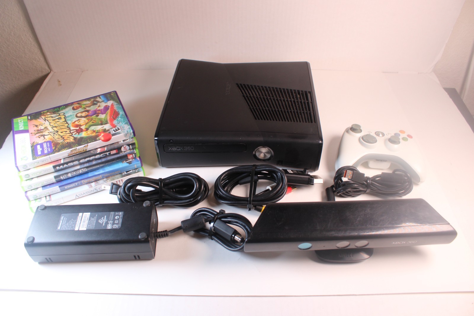 Xbox 360 S Slim Console Bundle Lot 5 Games 1 Controller + Kinect, Tested/works