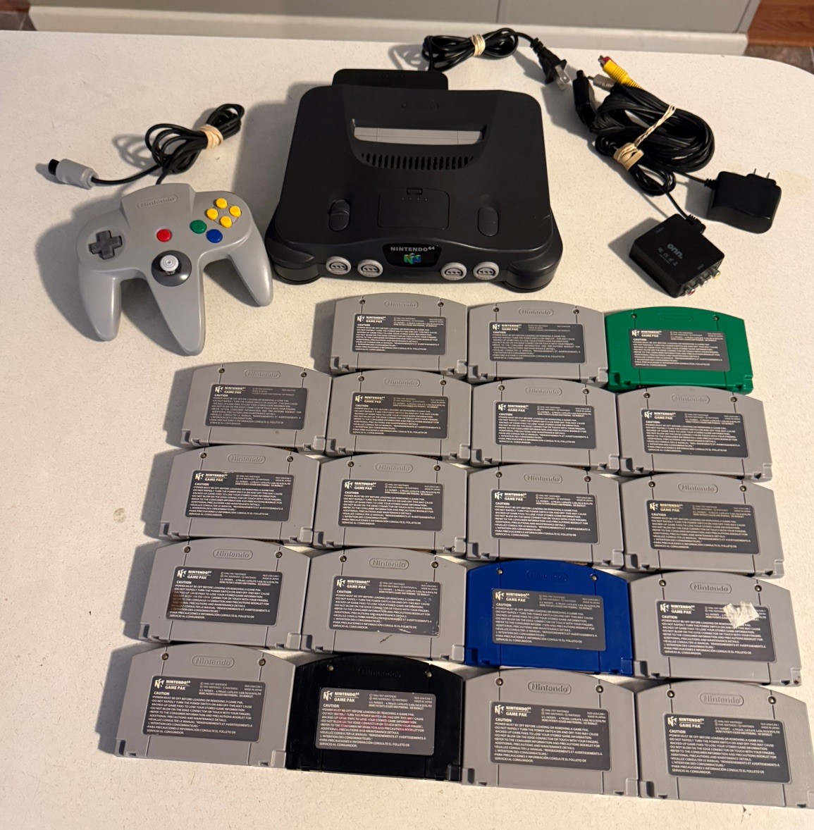 Nintendo 64 N64 Console Bundle w/19 Game 1 controller & hdmi converter box