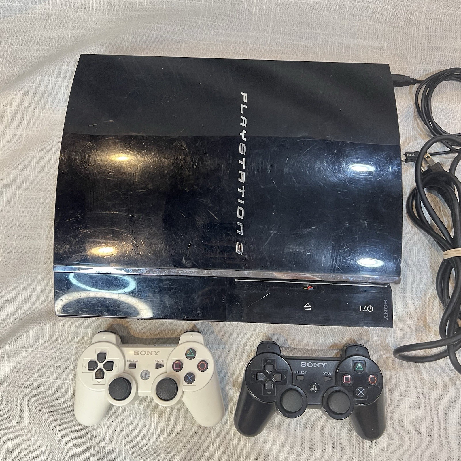 PlayStation 3 PS3 CECHE01 80GB Backwards Compatible W/ Two Controllers TESTED