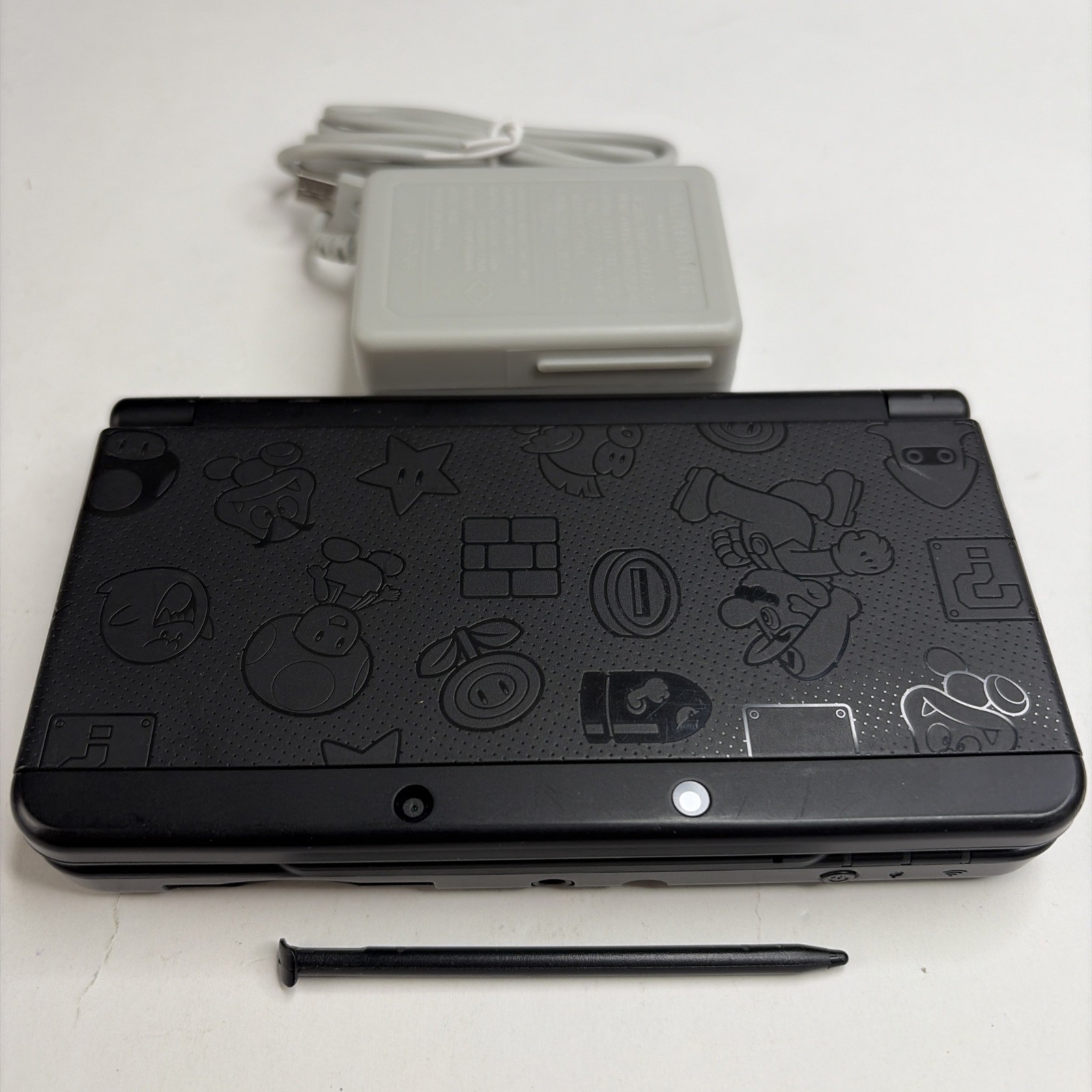Nice! New Nintendo 3DS Mario Edition Black Friday Edition US Model W Charger
