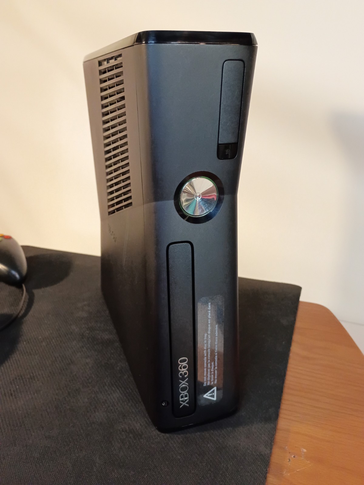 Xbox 360 Slim Console Kinect Bundle w/ 8 Games & Cords 250gb – Tested Working
