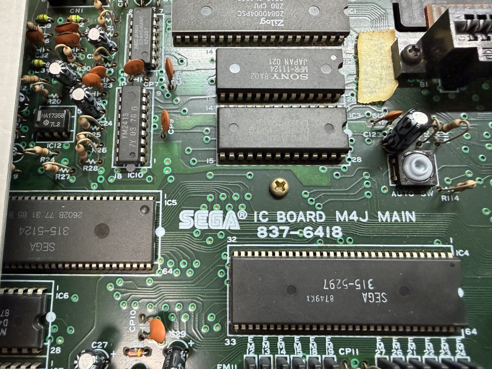 Sega Master System M4J MK-2000 computer game console only