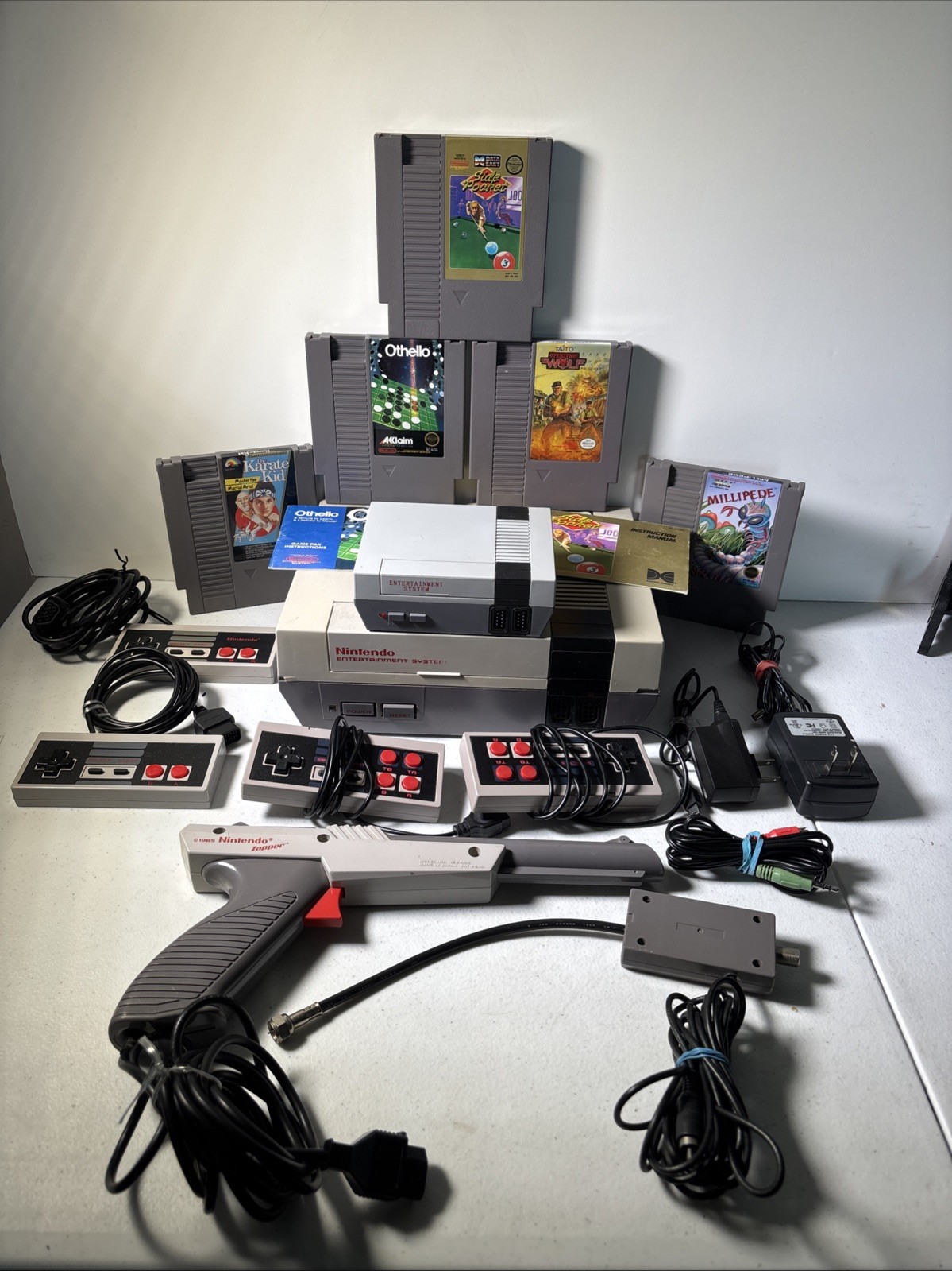 Nintendo Entertainment System NES Home Console With Controllers