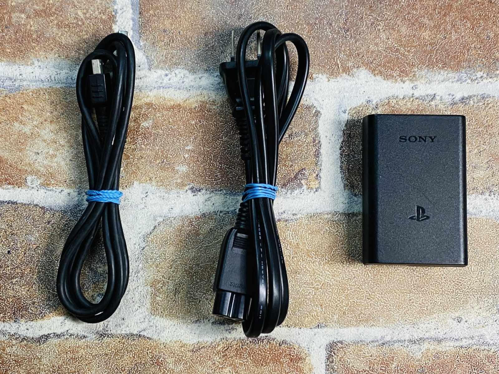 SONY PS Vita PCH-1000 Sapphire Blue ZA04 Playstation Charger 8GB Tested No.2D P