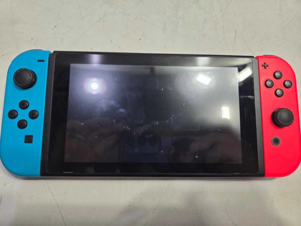 NINTENDO SWITCH W/DOCK (P11033710)