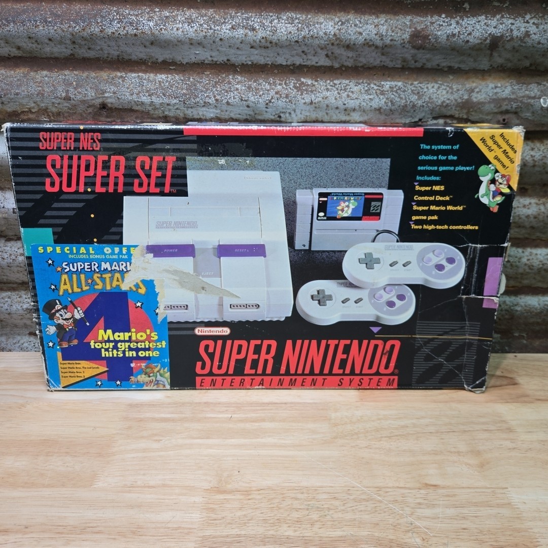 Nintendo Super NES Super Set Console Super Mario World/Mario All Stars in Box
