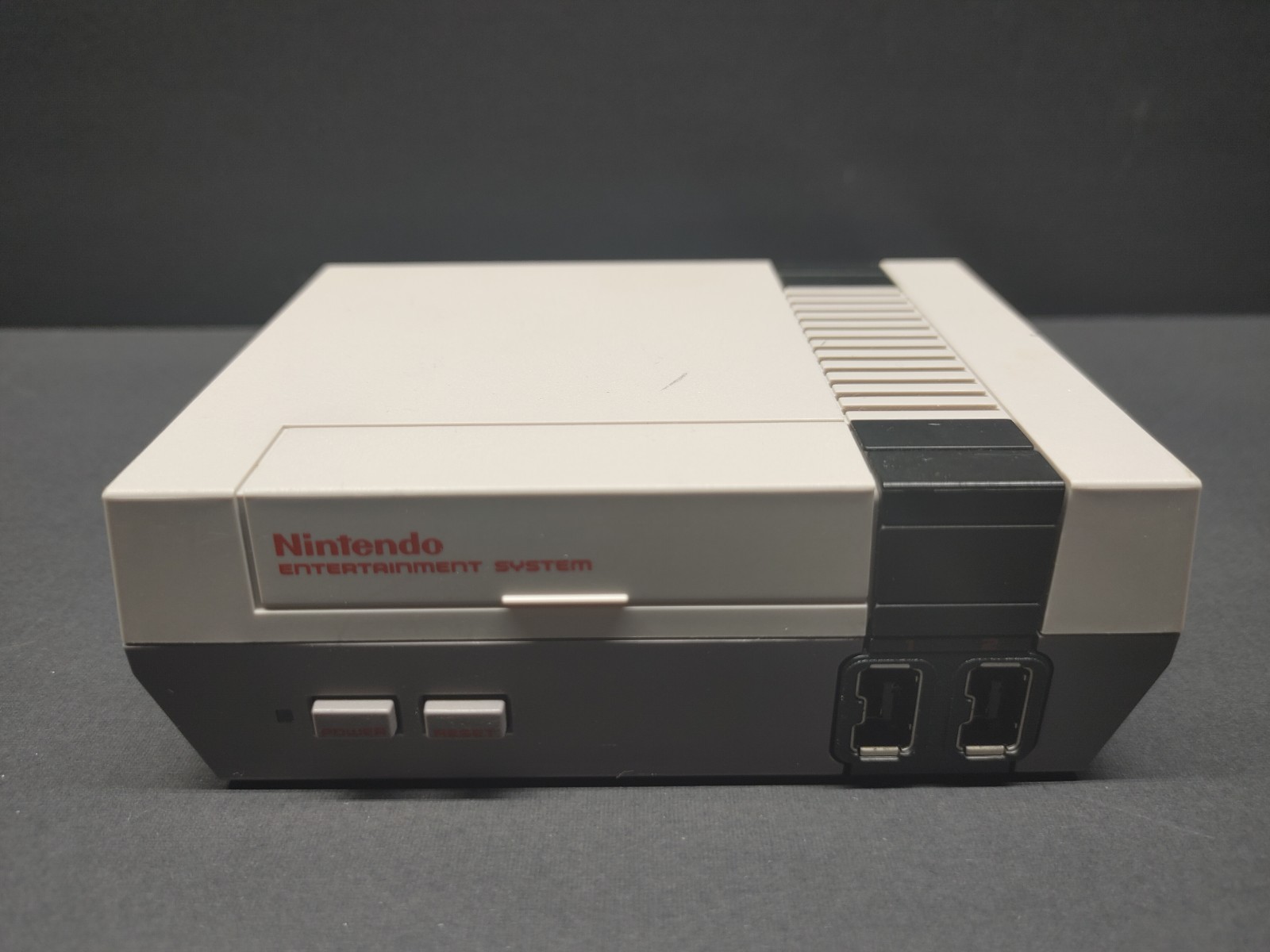 Authentic Nintendo Classic Edition NES Mini Game Console USA With Hardshell Case