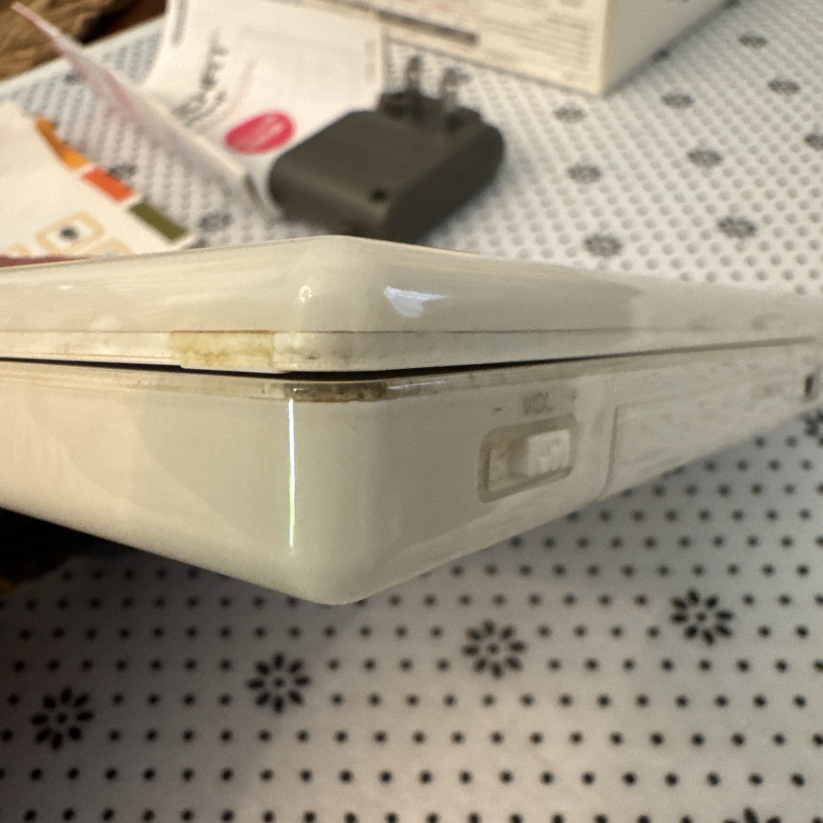 Nintendo DS Lite Handheld Console – Polar White