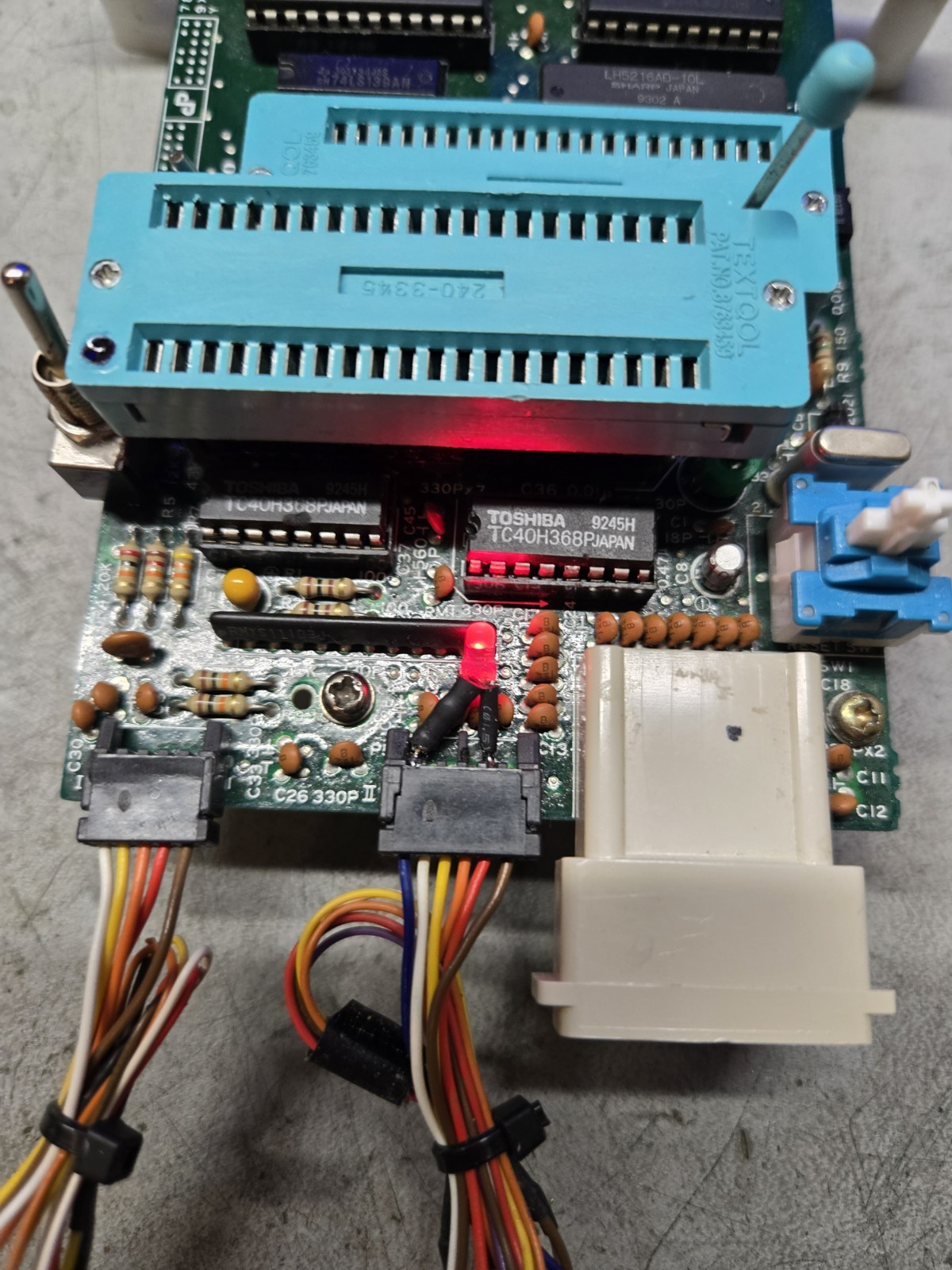 👍 Famicom Socketed Motherboard IC Tester, Famicom ToNes Controller Ports.