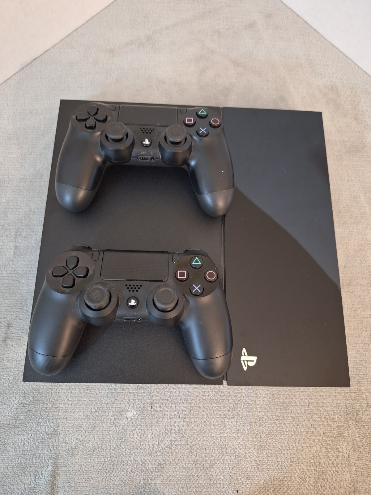 Sony PlayStation 4 PS4 CUH 1115A 500GB Black Console With Wireless Controller
