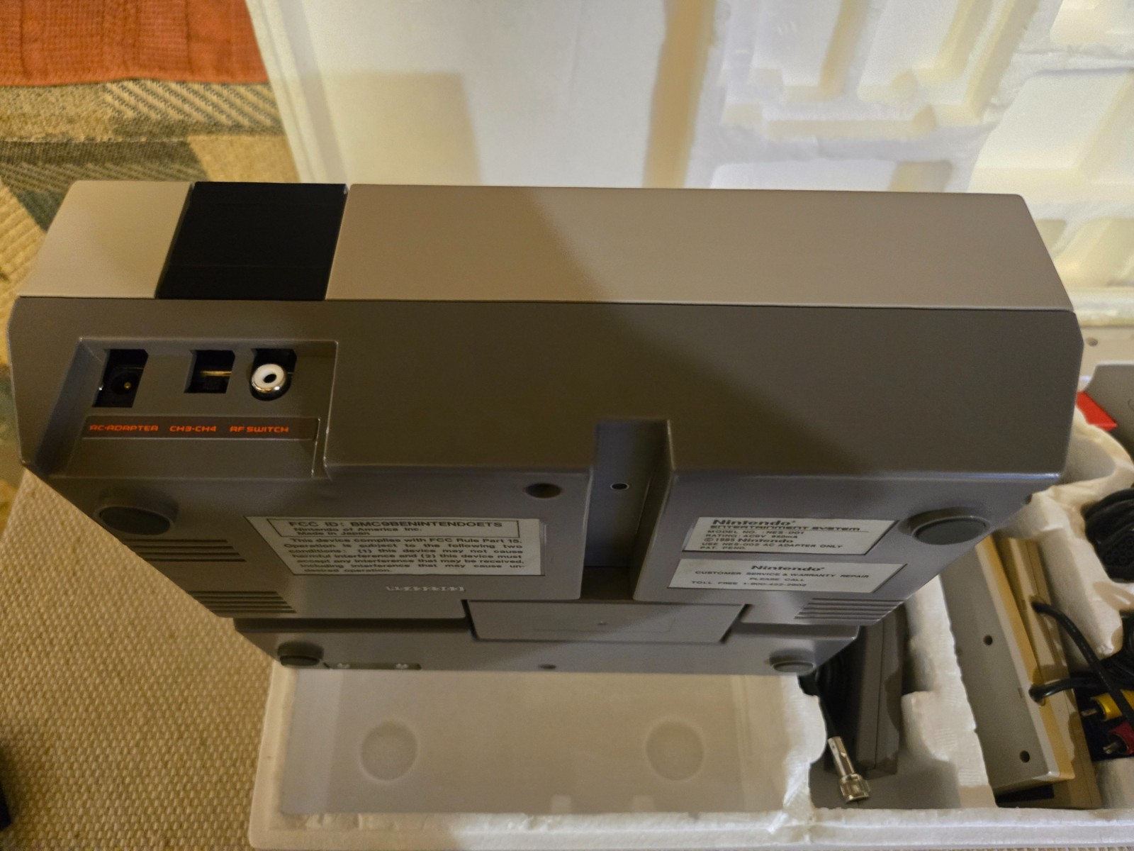 Vintage Nintendo NES Action Set Home Console, Complete In Box + Mario /Duck Hunt