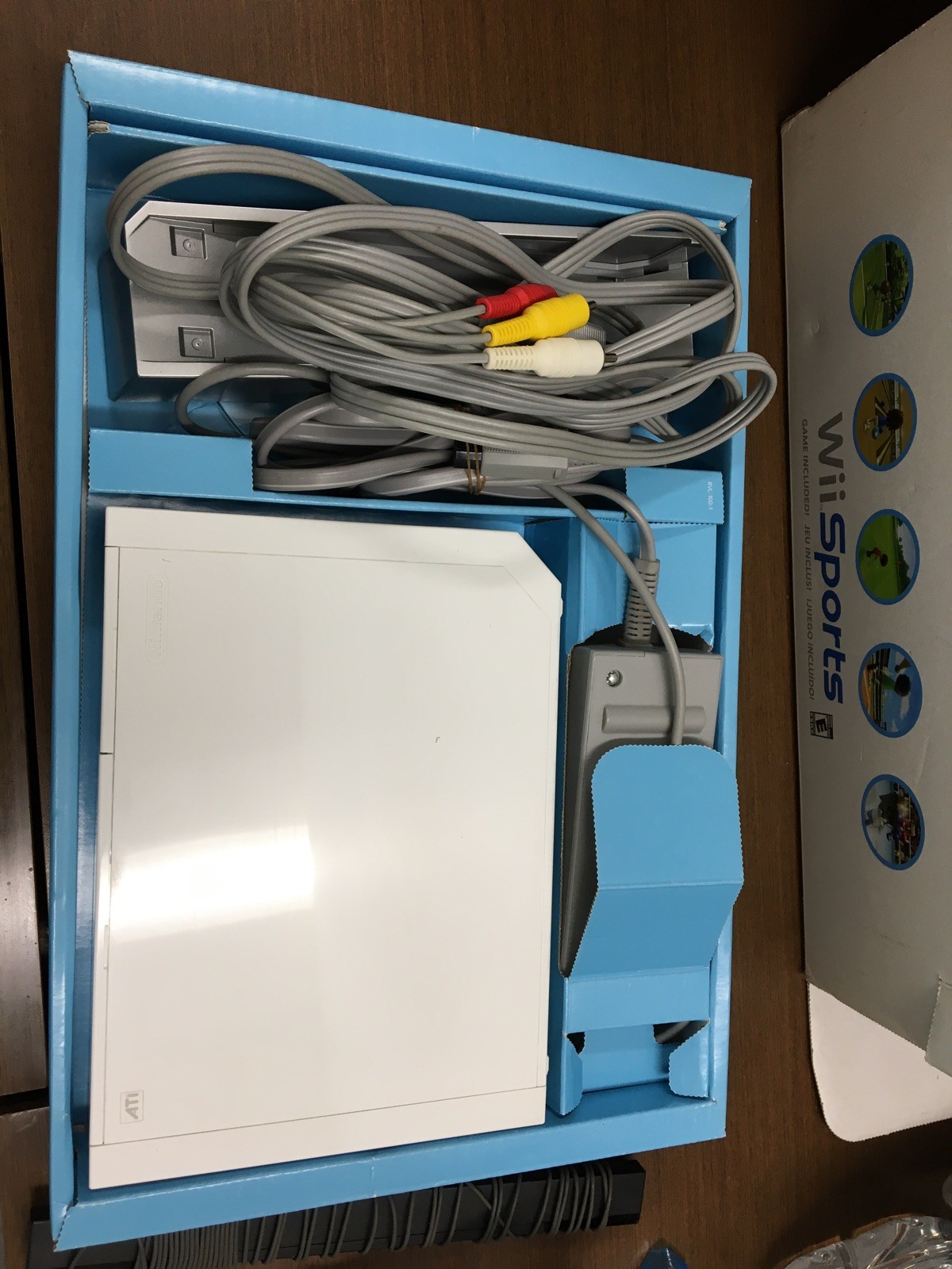 MINT! Nintendo Wii Sports Console Bundle Complete In Box Tested