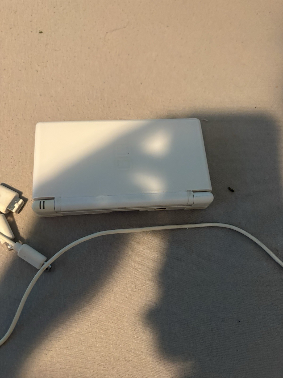 Nintendo DS Handheld System White with Purple Pen and Charger