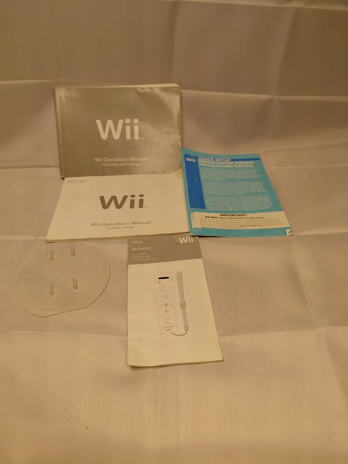 Nintendo Wii Bundle – Power, A/V Cables, & Sensor – 10 Games & Accesories