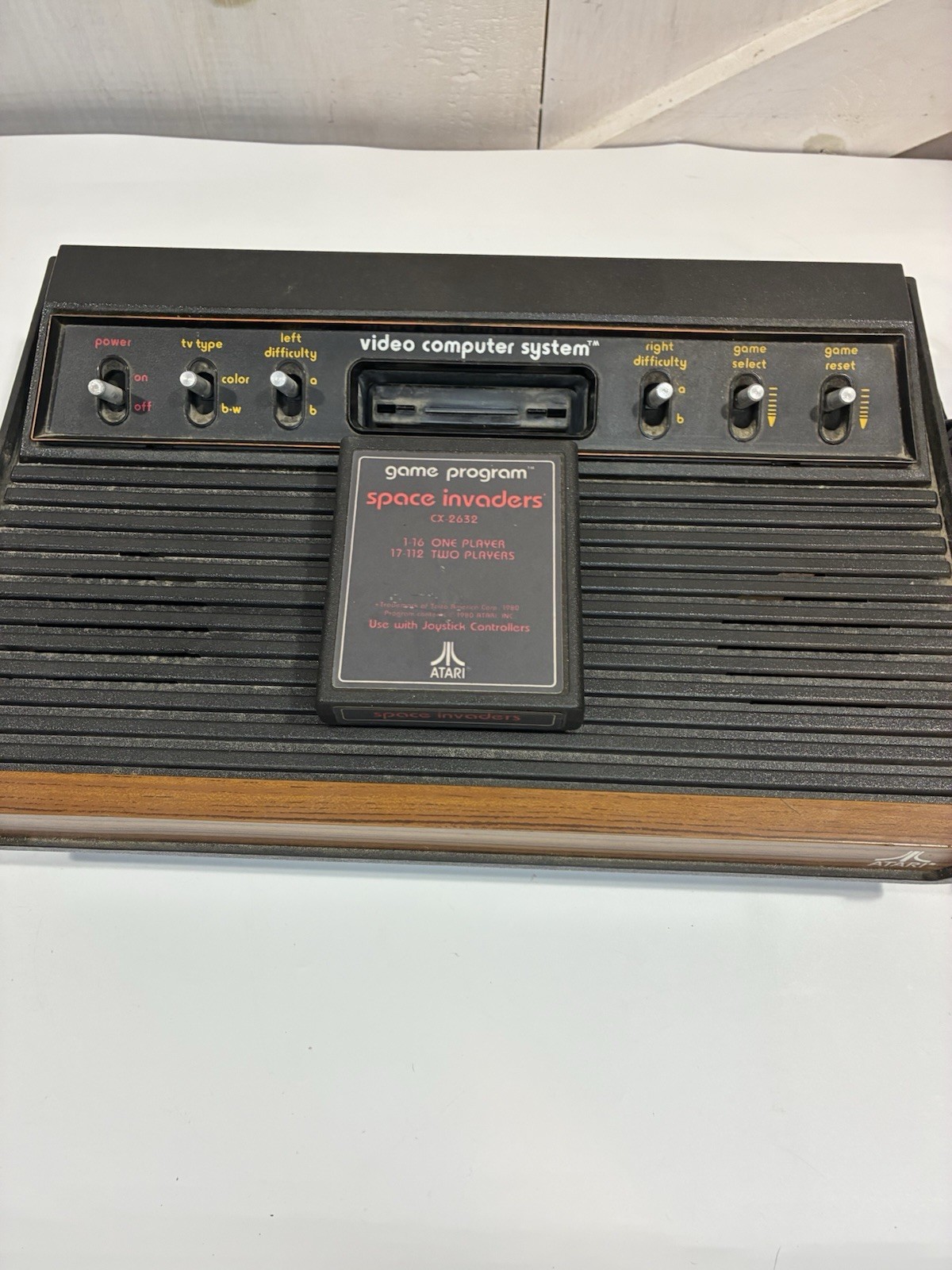 Atari 2600 6 Switch Video System,Space Invaders Game.1 Controller No Power Cord